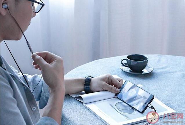 耳機對當代人有多重要 耳機為什么讓當代年輕人如此著迷 耳機對當代人有多重要 耳機為什么讓當代年輕人如此著迷