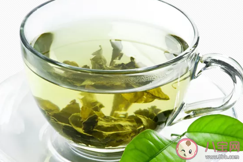 喝綠茶比紅茶長(zhǎng)壽怎么回事 喝綠茶和紅茶的區(qū)別 喝綠茶比紅茶長(zhǎng)壽怎么回事 喝綠茶和紅茶的區(qū)別