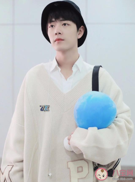 肖戰白色楓葉毛衣是什么牌子的 肖戰portsv同款毛衣多少錢 肖戰白色楓葉毛衣是什么牌子的 肖戰portsv同款毛衣多少錢