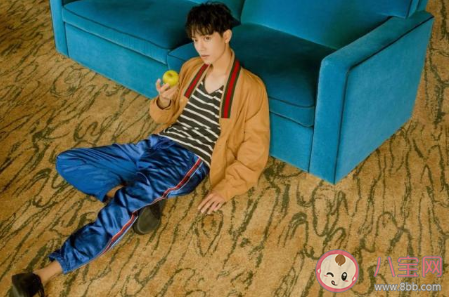 肖戰白色楓葉毛衣是什么牌子的 肖戰portsv同款毛衣多少錢 肖戰白色楓葉毛衣是什么牌子的 肖戰portsv同款毛衣多少錢