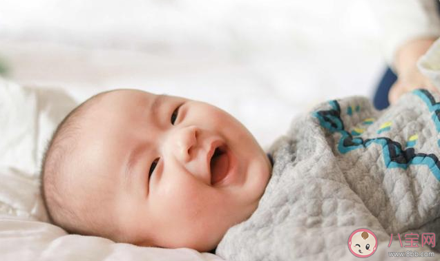 寶寶總打嗝是怎么回事 寶寶打嗝怎么緩解止嗝