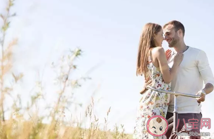 2020如何追求自己喜歡的人 追女孩子的技巧和方法