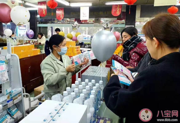 戴什么口罩可以預(yù)防新型冠狀病毒肺炎  戴口罩能否防住冠狀病毒