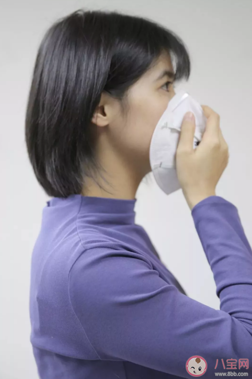 新型冠狀肺炎病毒存在變異可能是怎么回事 現(xiàn)在有針對新型冠狀肺炎的藥物嗎 新型冠狀肺炎病毒存在變異可能是怎么回事 現(xiàn)在有針對新型冠狀肺炎的藥物嗎