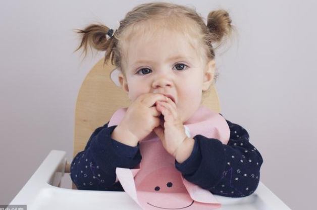 男不得初一女不得十五是什么意思 初一出生的男孩命硬是真的嗎