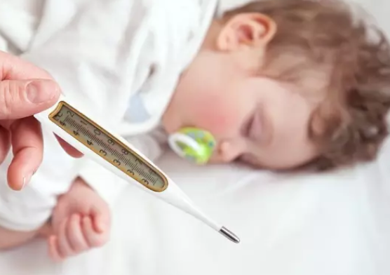 疫情下孩子發燒需要去醫院嗎 孩子發燒咳嗽怎么辦