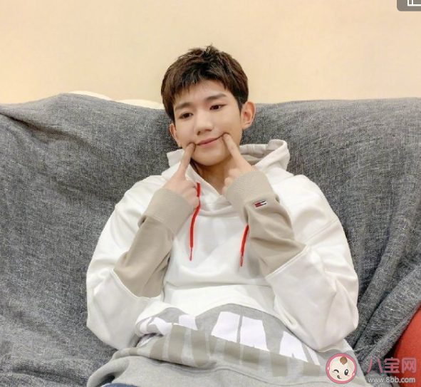 王源用火鍋底料煮泡面是怎么回事 王源用火鍋底料煮泡面什么梗 王源用火鍋底料煮泡面是怎么回事 王源用火鍋底料煮泡面什么梗