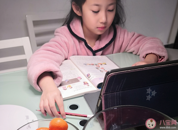 在家上課的心情句子朋友圈 在家上課發什么朋友圈