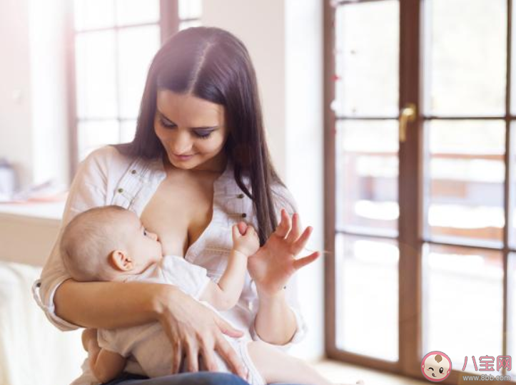 哺乳期漏奶正常嗎 哺乳期為什么會漏奶 哺乳期漏奶正常嗎 哺乳期為什么會漏奶