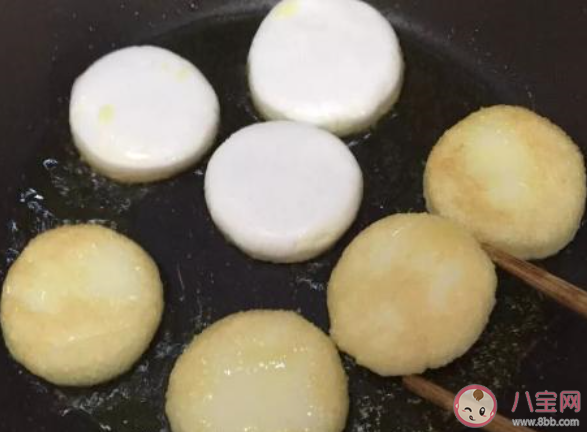 紅糖糍粑家庭簡單做法介紹 在家里該如何做紅糖糍粑