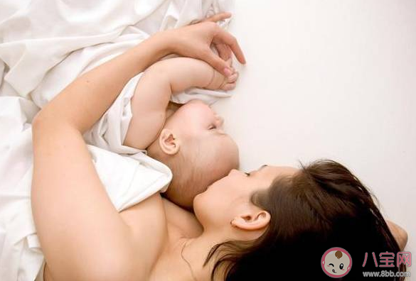 寶寶玩累了就會想睡覺了嗎 寶寶晚上不想睡覺要去玩怎么辦 寶寶玩累了就會想睡覺了嗎 寶寶晚上不想睡覺要去玩怎么辦