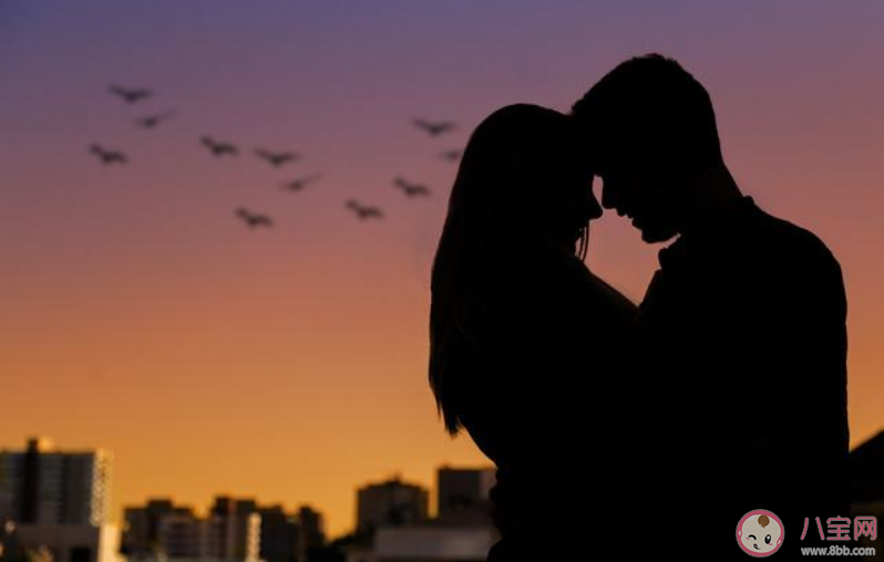 用男朋友姓氏公布戀愛的句子 用男朋友姓氏公布戀情的大全