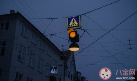 生活中突然崩潰的經(jīng)歷有哪些 生活中突然崩潰的瞬間