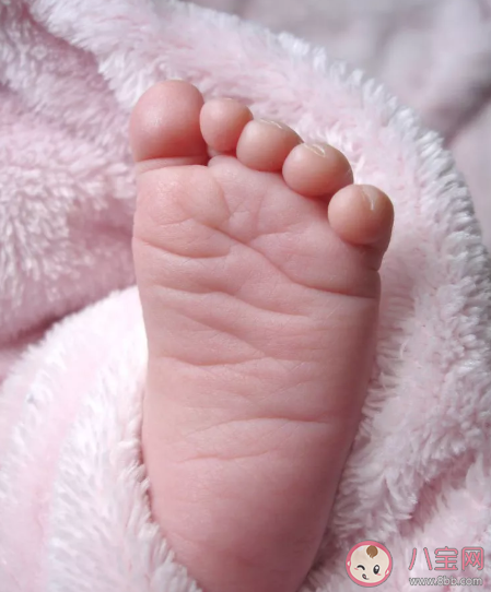 8個月寶寶嗆奶是什么原因 要怎么緩解寶寶嗆奶