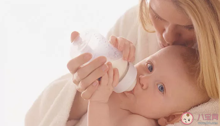 從哪些地方可以判斷寶寶吃飽了 寶寶怎么樣算是吃飽了