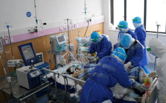 一個新冠肺炎患者治療肺炎是多少  外國人新冠肺炎免費治療嗎