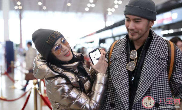 銀色羽絨服怎么搭配  銀色羽絨服搭配什么衣服好看