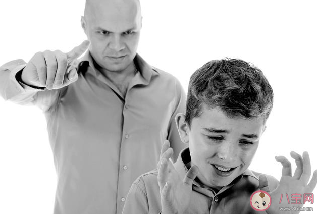 為什么父母會(huì)打孩子 孩子該打就要打有什么教育意義