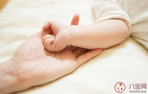 剖宮產選擇什么姿勢睡覺好 剖宮產睡姿對恢復重要嗎