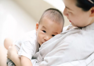 喂奶是單側(cè)排空還是兩側(cè)交替  母乳喂養(yǎng)是單邊喂還是雙邊喂