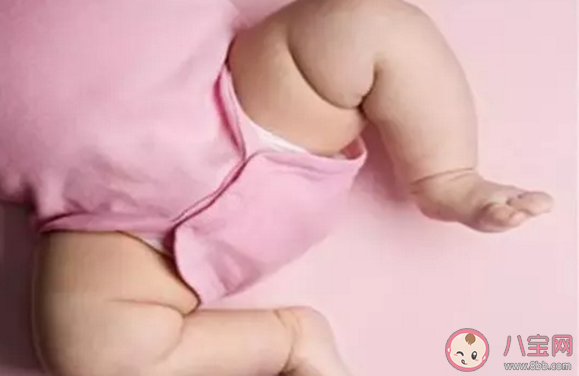 剛出生的嬰兒尿不濕用的多嗎  剛出生的嬰兒一天用多少尿不濕