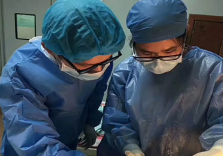 剪臍帶時寶寶會疼嗎  剪臍帶寶寶為什么會大哭