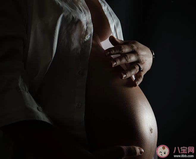 孕期乳暈顏色變深產(chǎn)后能恢復(fù)嗎 懷孕初期乳頭癢怎么辦