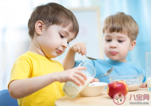 配方奶不同牌子有什么不同  如何替換不同牌子的配方奶