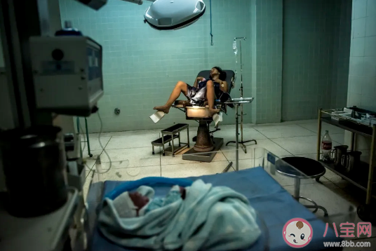 生產時穿裙子還是褲子方便 裙子和褲子哪個適合待產穿 生產時穿裙子還是褲子方便 裙子和褲子哪個適合待產穿