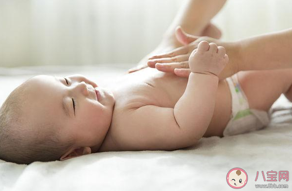 夏天給寶寶剃光頭有什么危害 如何給孩子剪一個(gè)既涼快又安全的發(fā)型 夏天給寶寶剃光頭有什么危害 如何給孩子剪一個(gè)既涼快又安全的發(fā)型