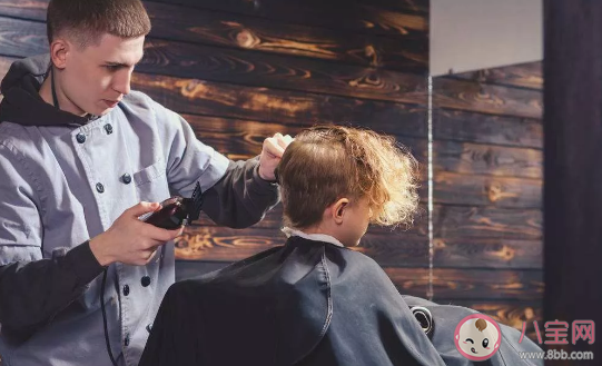 理發器斜齒梳怎么使用 理發器限位梳怎么用 理發器斜齒梳怎么使用 理發器限位梳怎么用