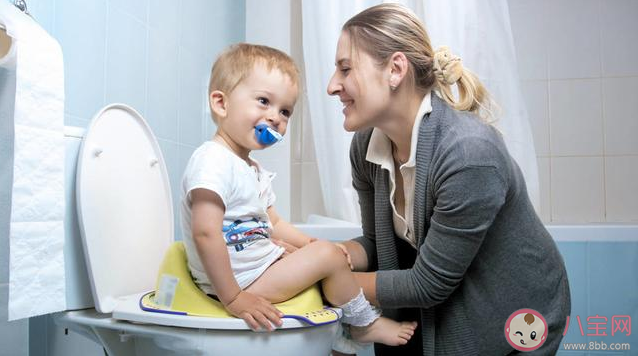 夏天該不該給孩子穿開襠褲 為什么不建議給孩子穿開襠褲