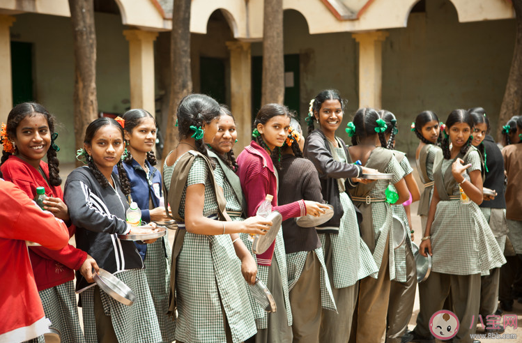 和同學同名同姓是什么體驗 和同學同名同姓的體驗感受 和同學同名同姓是什么體驗 和同學同名同姓的體驗感受