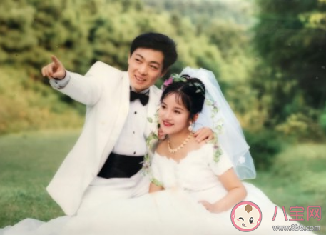 當年爸爸怎么追到媽媽的 爸爸媽媽是怎樣在一起的