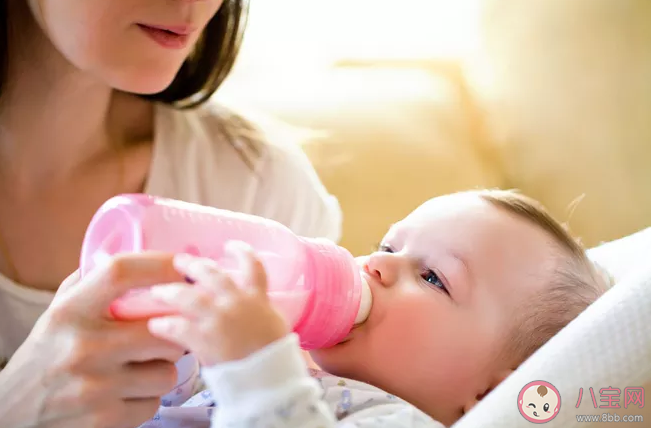 0~12月齡寶寶吃多少奶 0~12月齡寶寶吃奶量參照表 0~12月齡寶寶吃多少奶 0~12月齡寶寶吃奶量參照表