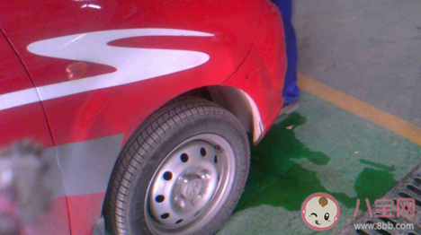 汽車水管吸扁是怎么回事 汽車水管里面有空氣怎么辦 汽車水管吸扁是怎么回事 汽車水管里面有空氣怎么辦