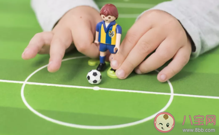 半歲內的寶寶多趴著更聰明嗎 怎么讓寶寶更聰明