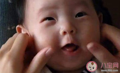 逗寶寶開心哪些行為要注意 逗寶寶的幾大動作禁忌