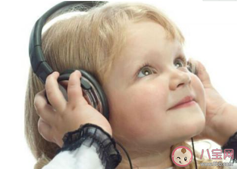 逗寶寶開心哪些行為要注意 逗寶寶的幾大動作禁忌