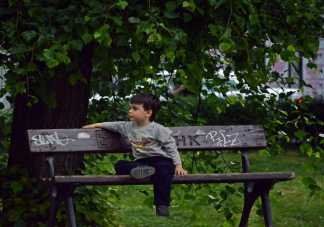 自卑到骨髓的孩子是怎么養出來的 父母哪些行為會造成孩子自卑