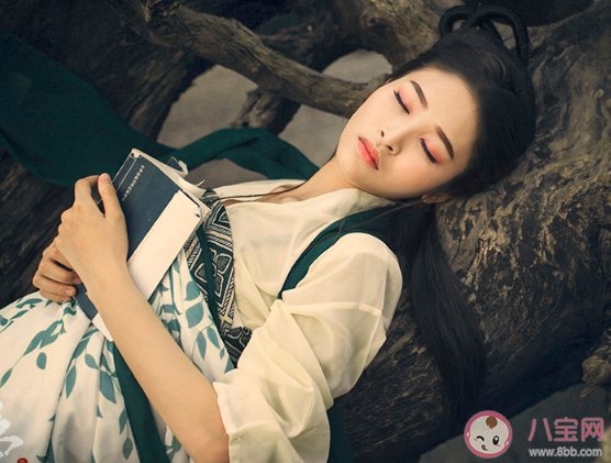 早知驚鴻一場是什么歌 早知驚鴻一場,何必情深一往在線聽歌