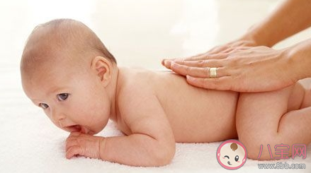 娃長(zhǎng)痱子了最有效的辦法是什么 娃長(zhǎng)痱子了該如何處理