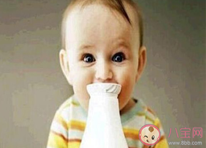 寶寶斷奶之后喝什么最好 寶寶幾個(gè)月就可以開(kāi)始斷奶了