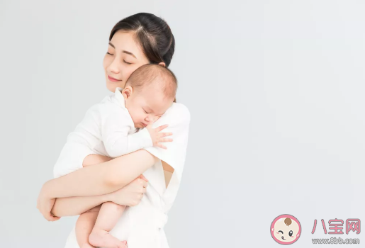 寶寶經常抱著好不好 生下來不怎么抱的寶寶會怎么樣