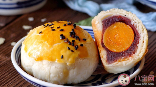 蛋黃酥為什么會破酥 蛋黃酥破酥是什么原因 蛋黃酥為什么會破酥 蛋黃酥破酥是什么原因