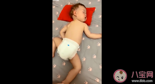 寶寶的睡姿可以有多奇葩 寶寶高難度奇葩睡姿合集 