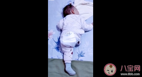 寶寶的睡姿可以有多奇葩 寶寶高難度奇葩睡姿合集 