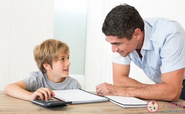 孩子寫作業(yè)不專心是怎么回事 孩子寫作業(yè)分神怎么辦 孩子寫作業(yè)不專心是怎么回事 孩子寫作業(yè)分神怎么辦