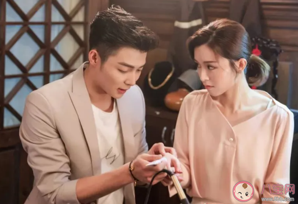 和上司談戀愛要不要公開 和上司談戀愛好處多還是危害多