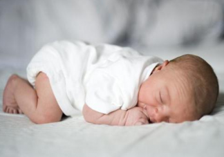 寶寶的睡姿可以有多奇葩 寶寶高難度奇葩睡姿合集